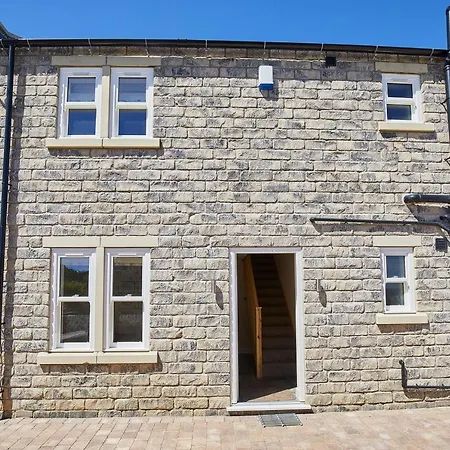 Host & - Foggyshaw *