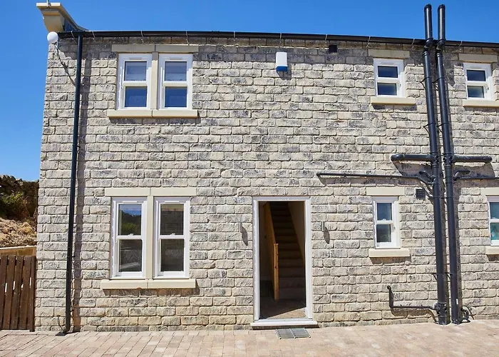 Host & - Foggyshaw *