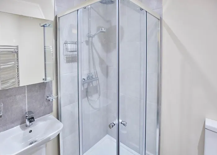 Host & - Foggyshaw *